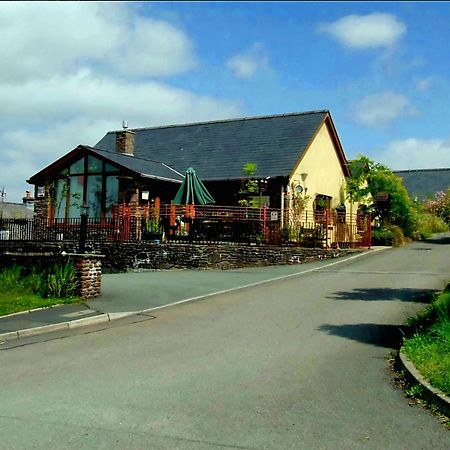 Castle Lodge - Brecon Beacons Accommodation Sennybridge Luaran gambar