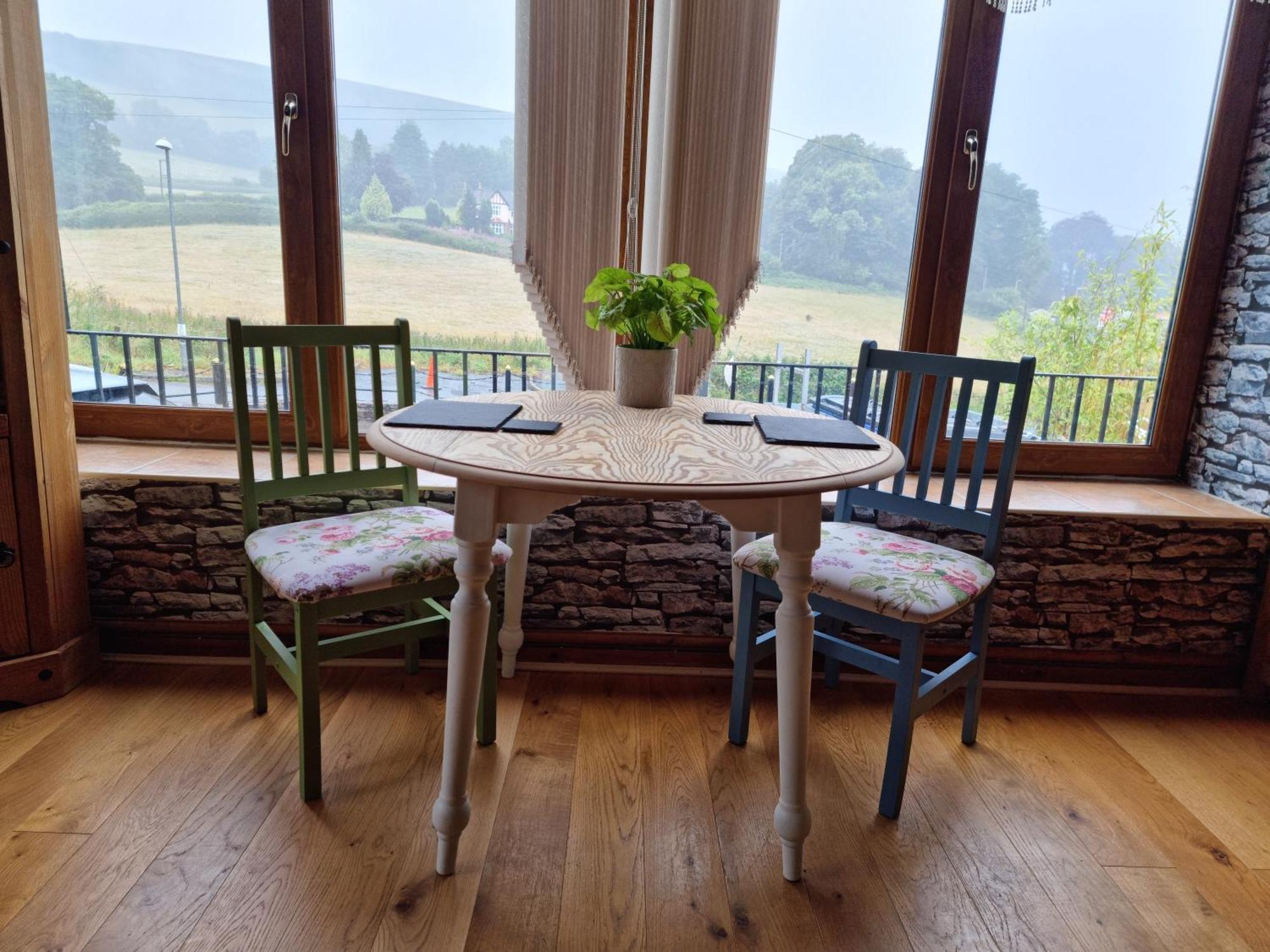 Castle Lodge - Brecon Beacons Accommodation Sennybridge Luaran gambar